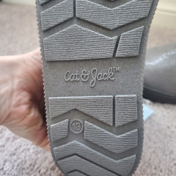 FREE!!!!!NWT SIZE 13 CAT AND JACK W/ANY PURCHASE!!!! - Picture 4 of 8